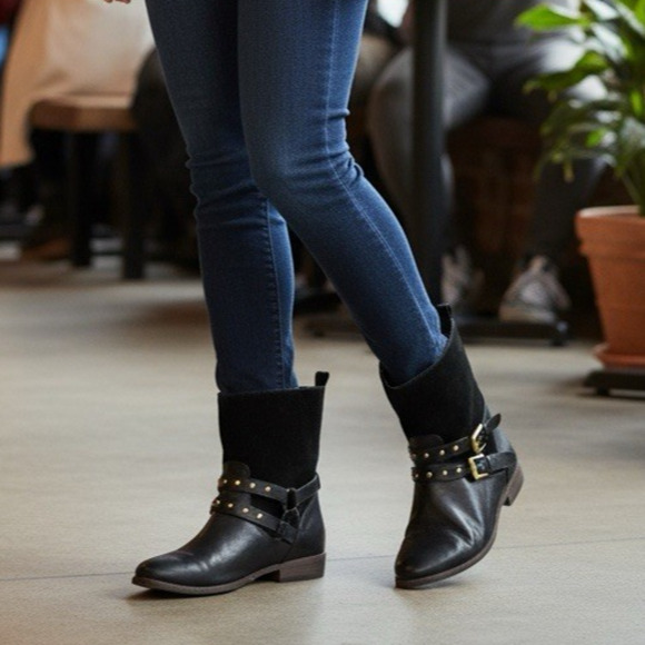 Coach Lilliana Leather Ankle Moto Boots Size 7.5 B Gold Studded Buckle Shoes - Picture 16 of 16